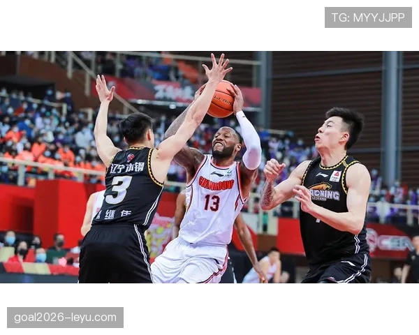 加亚边路防守新风尚,新赛季表现备受瞩目 加亚边路防守新风尚,新赛季表现备受瞩目