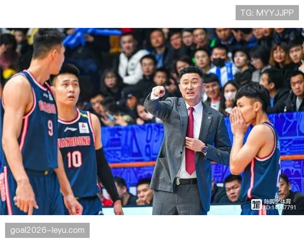 恩德里克与队友默契配合，助力球队持续提升竞争力