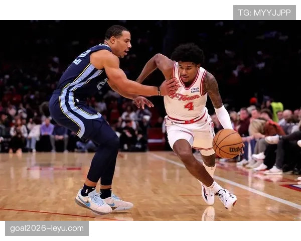 杰伦·威廉姆斯利用挡拆创造突破空间提升关键时刻得分效率